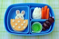 Easter sandwich idea. De paashaas uitsteker hebben we in onze webshop met Pasen!