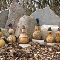 One artist livens up her garden with some cute homes for fantastical friends. Could your garden use a little more whimsy? Learn how to create gnome gourd houses with this article. https://loom.ly/hdUOwtI