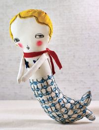 Free pattern and instructions to make this mermaid doll. Lark Crafts
