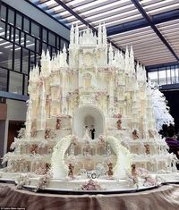 Family-run Le Novelle Cake in Indonesia bakes epic fairytale cakes that look straight out of a Disney film. Some cakes are nine tiers and seven metres tall.