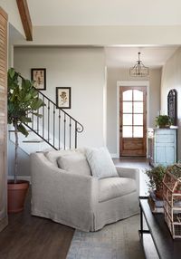 10 Best Living Rooms By Joanna Gaines from Fixer Upper - Nikki's Plate