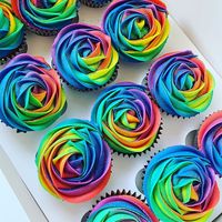 Rainbow Rosette Cupcake @thelittlebuttercreamco