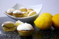 Mignon di frolla meringati con cioccolato e crema al limone