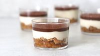 TIRAMISÙ VEGANO PRONTO IN 15 MINUTI - RICETTA VEGANA - "Un tiramisù vegano semplicissimo da preparare, veloce e buonissimo. No ingredienti strani. Stupirete tutti, ve lo prometto". Video di Cucina Botanica.