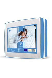 Rapport qualité-prix vraiment imbattable pour ce superbe édredon Copnfort Islande labellisé Oeko-Tex® Standard 100 composé de 70% de plumettes et de 30% de duvet neuf de canard certifié RDS. A son palmarès, une densité de 1000 gr/m² en plumettes et duvet neufs (non recyclés) assurant un gonflant exceptionnel comme celui des édredons de nos grands-mères, une enveloppe confectionnée dans une splendide batiste 100% coton et enfin une finition très soignée avec double surpiqûre et passepoil fin.