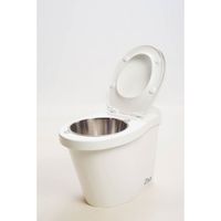 Toilette sèche créée suivant le design de la marque Ziya. Ce modèle s'utilise avec un seau inox et/ou avec des sacs compostables. Les lignes fines et courbes sont réalisées grâce au contre-plaqué cintrable. Offre valable pour toute livraison en France continentale (Hors Iles : Corse, Yeu….)