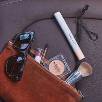 From barre to the bar, our clean beauty faves have you good to go (on the go)🥂#CleanBeautyThatWorks #ThatsHonest