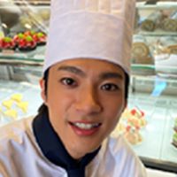 焼き菓子やケーキを販売する創業1965年の老舗「山田洋菓子店」です! このたび、ネットショップをはじめてみました。 2代目店主・やーまだが、受け継いだ味を守りつつ、新しいお菓子作りに挑戦しています。厳選した素材でつくる、オリジナルスイーツをぜひお楽しみください。 このショップは、株式会社ソウゾウが期間限定で運営する