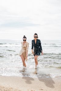 Dolce Calabardina, sesión de fotos realizada en Águilas a las hermanas Navarro.