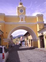 The most photographed building of Antigua: its arch.