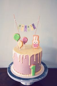 Hip Hip Hooray! Een birthday cake van Nijntje voor Guusje's 1e verjaardag :-)