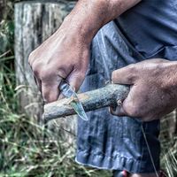 Explore wood carving projects with a penknife for outdoor adventurers, hobbyist and wood workers.