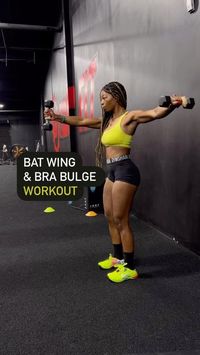 BRITT 🌿 HEALTH & WELLNESS COACH on Instagram: "Ladies if you struggle with under arm jiggle aka bat wings or bra bulge try out this circuit. 💪🏾 If you are someone who doesn’t like to lift heavy weights for upper body this workouts is right up your alley. All you need are light weights about 5-10lbs. 💪🏾 12-15 reps each exercise for 4 sets. As a reminder left,right = 1 rep for exercises like punches."