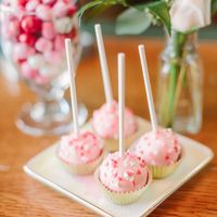This party theme is such a fun and chic way to celebrate Galentine's Day with your friends. It's a dressed-up, fancy brunch, complete with cocktails, florals, and a sweet dessert bar. Click through to see more Galentine's ideas from this brunch party. #galentines #galentinesideas #galentinesparty #galentinesfood #galentinesdecor #galentinesthemes