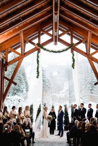 13 Amazing Snowy Photo Ideas for Your Winter Wedding via Brit + Co