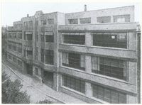 De Zeep -en Eau de Colognefabriek in de Spaarnwouderstraat. Foto 1928