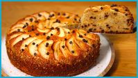 TORTA DI MELE CON AMARETTI E GOCCE DI CIOCCOLATO - "Oggi ti propongo una deliziosa torta di mele, un classico amatissimo arricchito con golosi amaretti e gocce di cioccolato. Una ricetta super testata e che ha sempre riscosso un gran successo tra amici e parenti". Video di Torte Italiane.