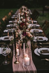 100+ Marsala/burgundy color combos for 2019 fall weddings---burgundy and black color combos centerpiece on the mauve runner, fall or winter outdoor weddings, vintage wedding theme , diy table settings,