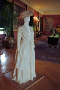 #DowntonAbbey costumes on display inside Biltmore House in Feb-May 2015