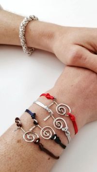 Are you a Reiki giver? Have you ever received Reiki? Cho Ku Rei is one of its most powerful symbols and here I bring it into this silver charm bracelet. Wearing it reminds you of its protective energy and connects you to its benefits. This silver charm bracelet is 100% handmade in my atelier studio. Made with sterling silver and with a silky synthetic ribbon that you can adjust with a macramé knot. the ribbons have assorted colors, make sure you let us know which one you prefer!