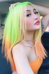 Essentially a two-tone dye job, gemini hair offers up extra creativity and double the opportunities when it comes to colouring your hair. 📸 bescene