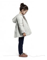 Parka blanca acampanada para Niña. Zara Kids Studio 2012