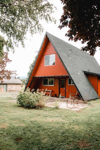 A Beautifully Renovated A-Frame with Views of Oregon’s Mt. Hood | Sunset Magazine