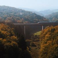 Entdecke die Grand Train Tour entlang des Vierwaldtstättersees mit Luca Hänni! Entdecke mehr. #IneedSwitzerland #SwissSummer 📍 Switzerland © Switzerland Tourism, Published: July 2022
