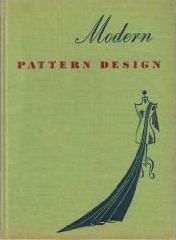 “Modern Pattern Design” A défaut de le télécharger, on le trouve en ligne ici http://web.archive.org/web/20071011031904/http:/www.vintagesewing.info/1940s/42-mpd/mpd-toc-short.html Ce livre permet d'agrandir tous les petits croquis présents sur cette page. Pour les mettre à la bonne taille, voir le tableau "créer ses patrons"