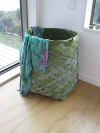 Basket weaving DIY easy guide! An idea for Fridays Class??? @Laura Jayson Hunter ?? LOL...