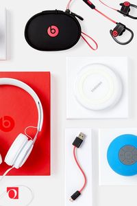 Find the perfect tech gift for that special person on your list with Overstock's huge selection of electronic gifts. Choose from headphones, Bluetooth speakers, smart watches, and more to pick an option that is sure to brighten the holidays.