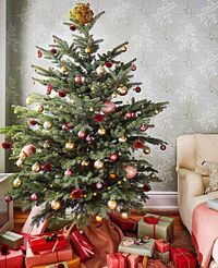 Déco sapin de Noël rose et or : mes idées et inspirations | My Blog Deco