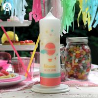 moderne und individuelle Taufkerze Geburtstagskerze machs-licht-an individuell Kommunionkerze Kommunion Konfirmation Geburtstag Stumpenkerze selbstgemacht Tauffeier katholisch evangelisch Patenkerze Geschenk zur Taufe Taufspruch Ballon Wolken Himmel Bunt