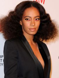 Solange Knowles - solange-knowles-cachos-fios-beleza - cachos fios castanhos - inverno - red carpet