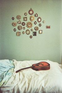 39 Easy DIY Ways to Decorate Your walls