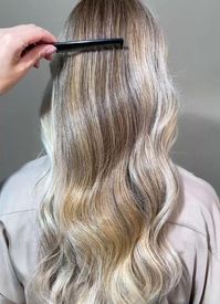 A Mirror Lights masterpiece. Instead of a classic root tint, Global Ambassador Patricia Nikole used Koleston Perfect to create youthful multi-tones with a blurred re-growth... and it's flawless. Click now to learn more about Mirror Lights.