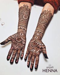 Sort out some very pretty henna designs for teej from here. #mehendi #henna #mehendidesigns #hennadesigns #teej #sinjara #teejmehendi #sinjaramehendi #indianbrides #hennaceremony #mehendiceremony #haldiceremony