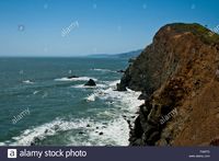 #shore #coast #coastline #sanfrancisco #sanfranciscobayarea #usa #california #waves #rocks #ocean #pacificocean #bluesky #mountains #cliffs #nature #scenic
