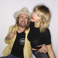 Gareth Bromell on Instagram: “Sunday fun day 🤠 The best blonde @traceycunningham1 #garethbromellhair #shaghaircut #losangeles #beauty #cleanbeauty #crueltyfree…”