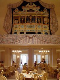 1900 Park Fare Breakfast may include: • Mary Poppins • Alice in Wonderland • The Mad Hatter • Eeyore • Tigger • Winnie the Pooh. Dinner may include: • Cinderella • Prince Charming • Anastasia • Drizella • Lady Tremaine