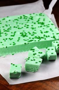 This festive fudge is the perfect bite-size treat to serve to the adults in your home on St. Paddy’s Day. Get the recipe here. Source: Culinary Concoctions by Peabody