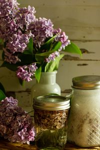 Did you know that you can make syrup and sugar from lilac blossoms? It's not only lovely for gift giving, but they add a nice floral note to tea and baked goods!