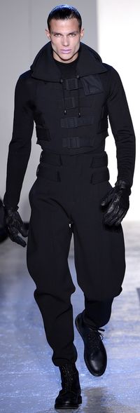 Dark Fashion, Cyberpunk Fashion by Thierry Mugler (3), future fashion, future clothes,