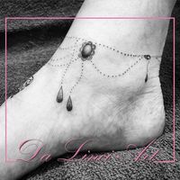 Juwelry Tattoo made by Linda www.dalinciart.nl http://dalinciart.nl/klein-maar-fijn/ #dalinciart #tattoo #juwelrytattoo #juwelry #tattooshop #finelinetattoo #enkeltattoo #ankletattoo #enkelbandje #tattooshop #zwijndrecht