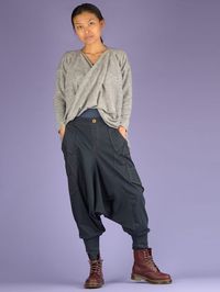 Sarouel coton style jean 4 poches avant, 2 poches arrière Élastiques à la taille et aux cheville Noir Coutures jaune Taille : 34-40 | Urbain ethnique