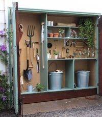 tiny-potting-shed-michelle’s-garage-gardenista