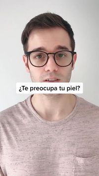  

¿Te preocupa tu piel? ¿Sueles buscar remedios caseros y recetas de cosméticos contra el acné, las manchas de la piel, las arrugas...? A veces, es mejor dejar los inventos y centrarnos en lo que verdaderamente funciona: una buena rutina de cuidado de la piel. Si quieres los mejores consejos de belleza y no te quieres perder mis recomendaciones de cosmética, pásate por mi blog (imthemoisturizer.com) y sígueme en Pinterest, Instagram y TikTok (@imthemoisturizer).

