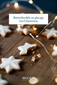 Pour les fêtes de fin d'année, pourquoi ne pas tester cette recette super simple de butterbredele, recette typiquement alsacienne, pour se plonger dans l'esprit de Noël avec douceur. Et pour la petite originalité, ces biscuits sont arômatisés à la Chartreuse 🎅🏼 //////// #recette #biscuits #biscuitsdenoel #butterbredele #bredele #patisserie #chartreuse #alsace #recettebiscuits #noel #hiver #foodphotography #photographieculinaire #recettefacile #foodblogger