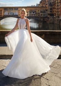 NI12133, Nicole #corteprincesa #decoteemV #comprido #semmangas #casamentos #casamentospt #casamento #wedding #weddings #inspiração #inspiration #noiva2021 #noivasportuguesas #modanupcial #pt #vestidos #moda #moda2021 #vestidosdenoiva #vestidoprincesa #nicole