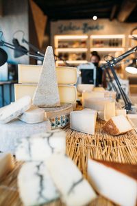 quesos de autor de La Lechera de Burdeos. Reportaje gastronómico por Cristina Navarro.